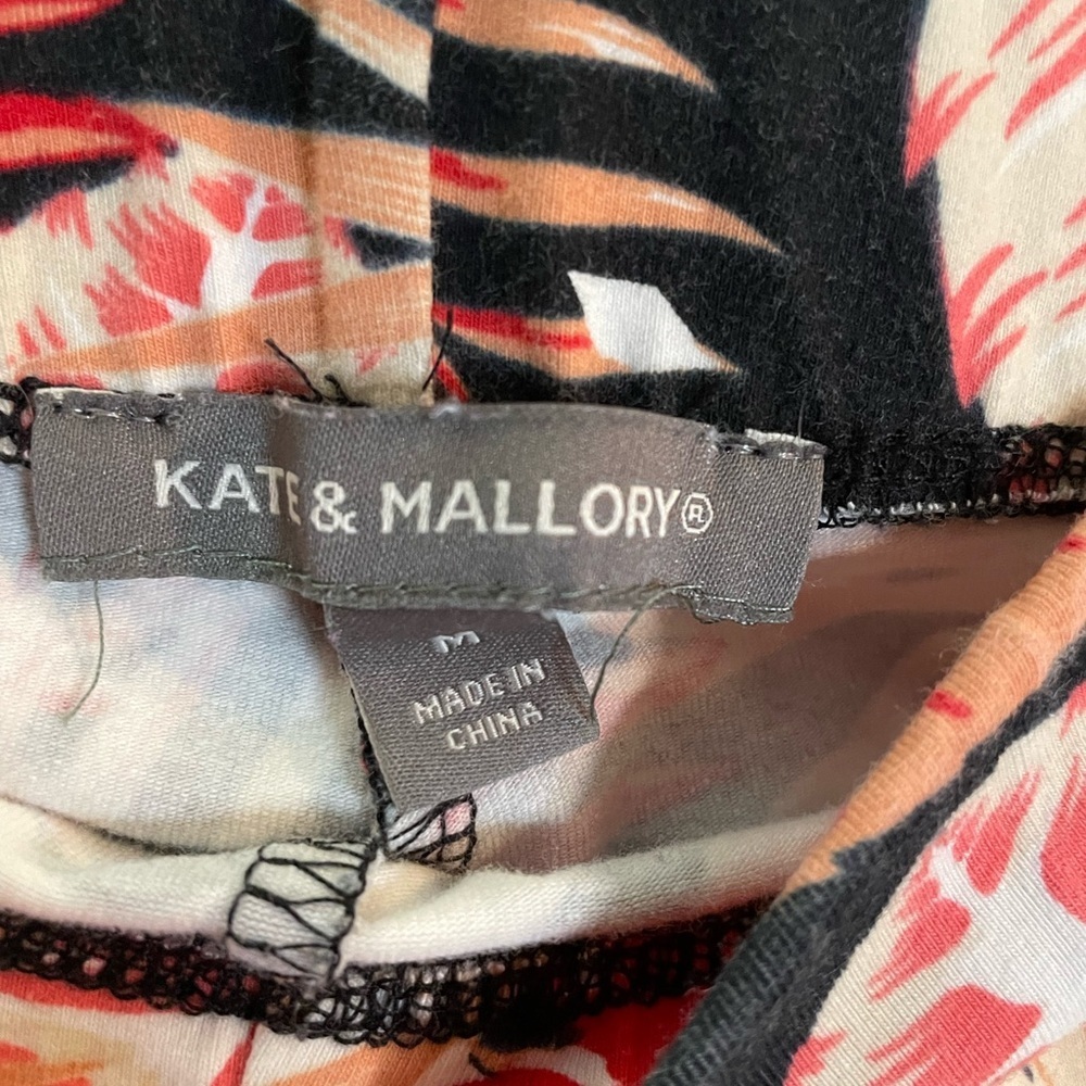 Kate & Mallory Printed Knit w/ floral Ankle Zip Leggings Black SZ/Med - Picture 4 of 6